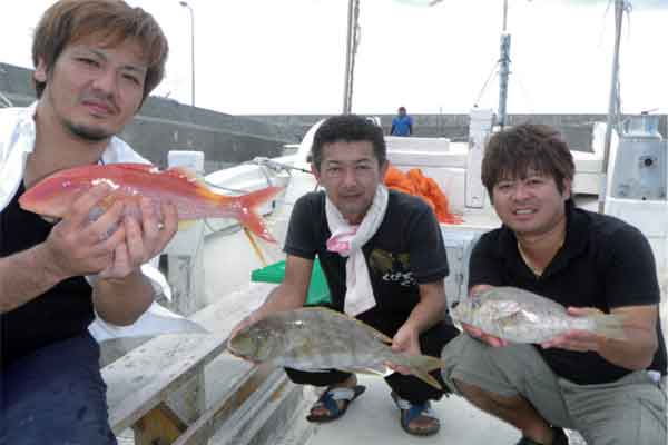 アクア釣具:釣り人